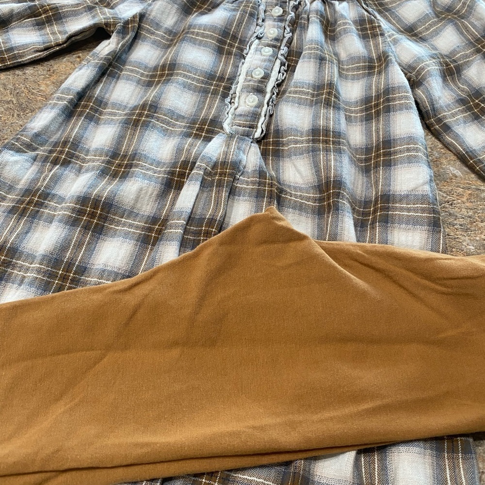 Next Outfit - Picture 2 of 11
